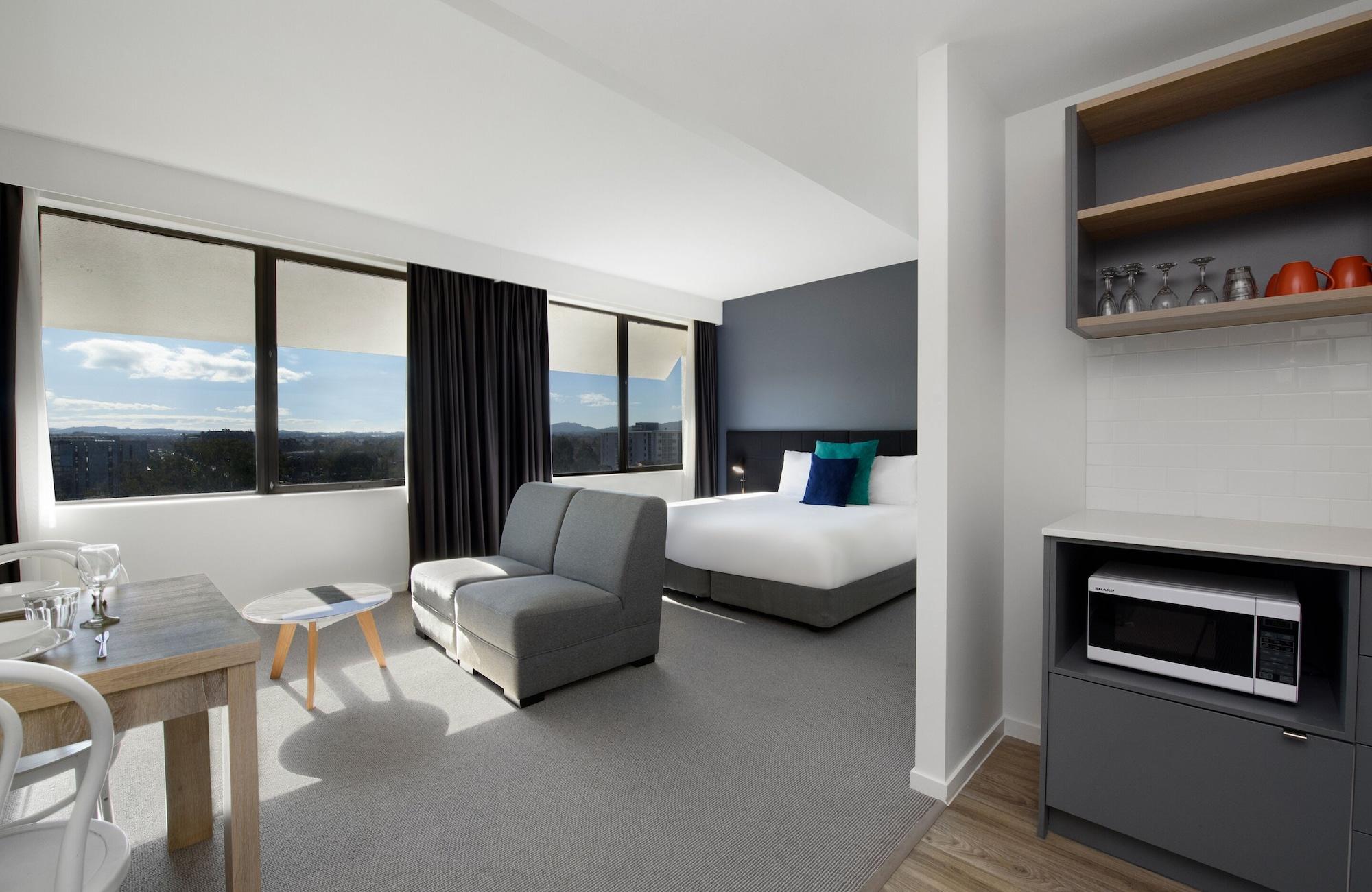 Mantra Macarthur Hotel Canberra Exterior foto