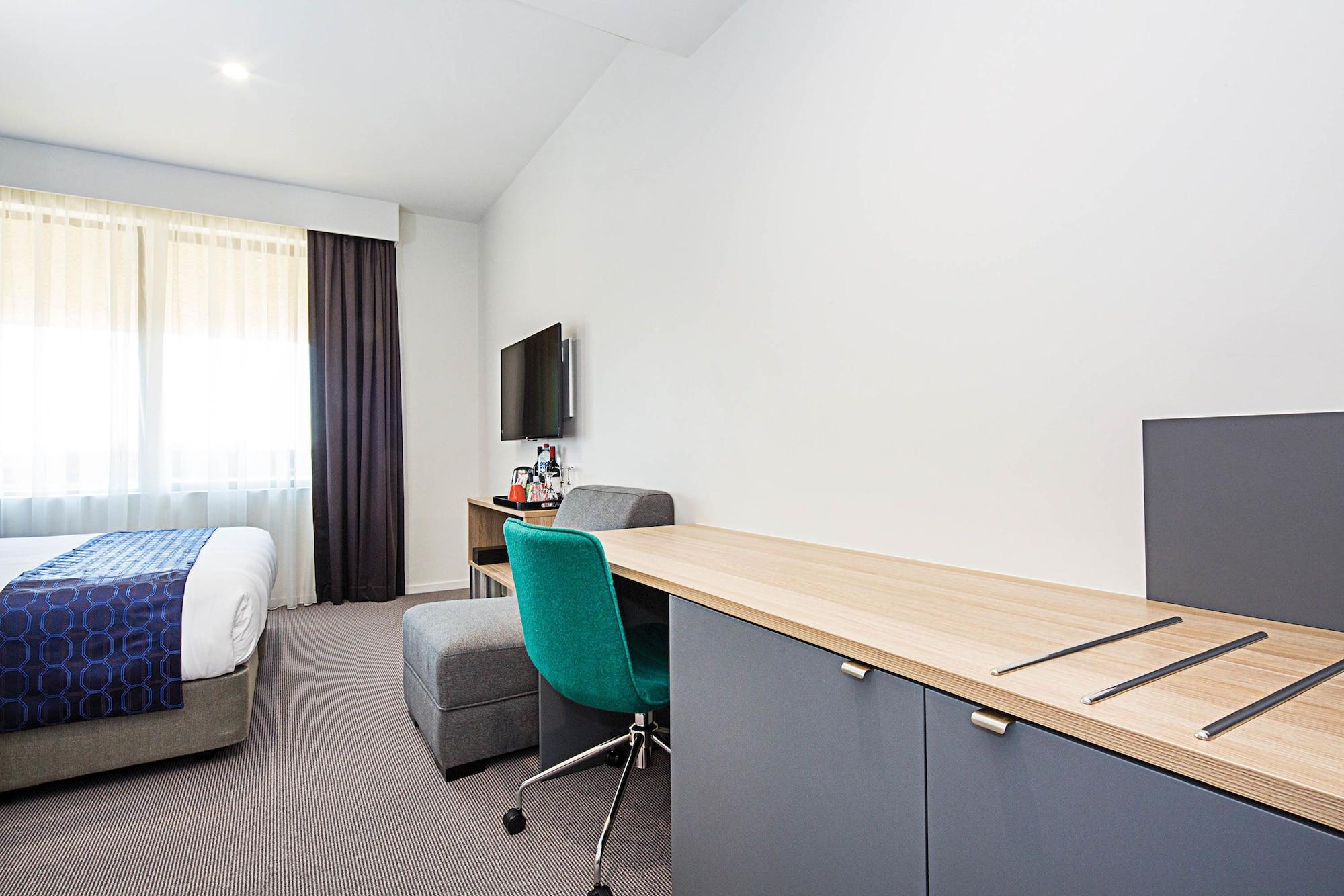 Mantra Macarthur Hotel Canberra Exterior foto