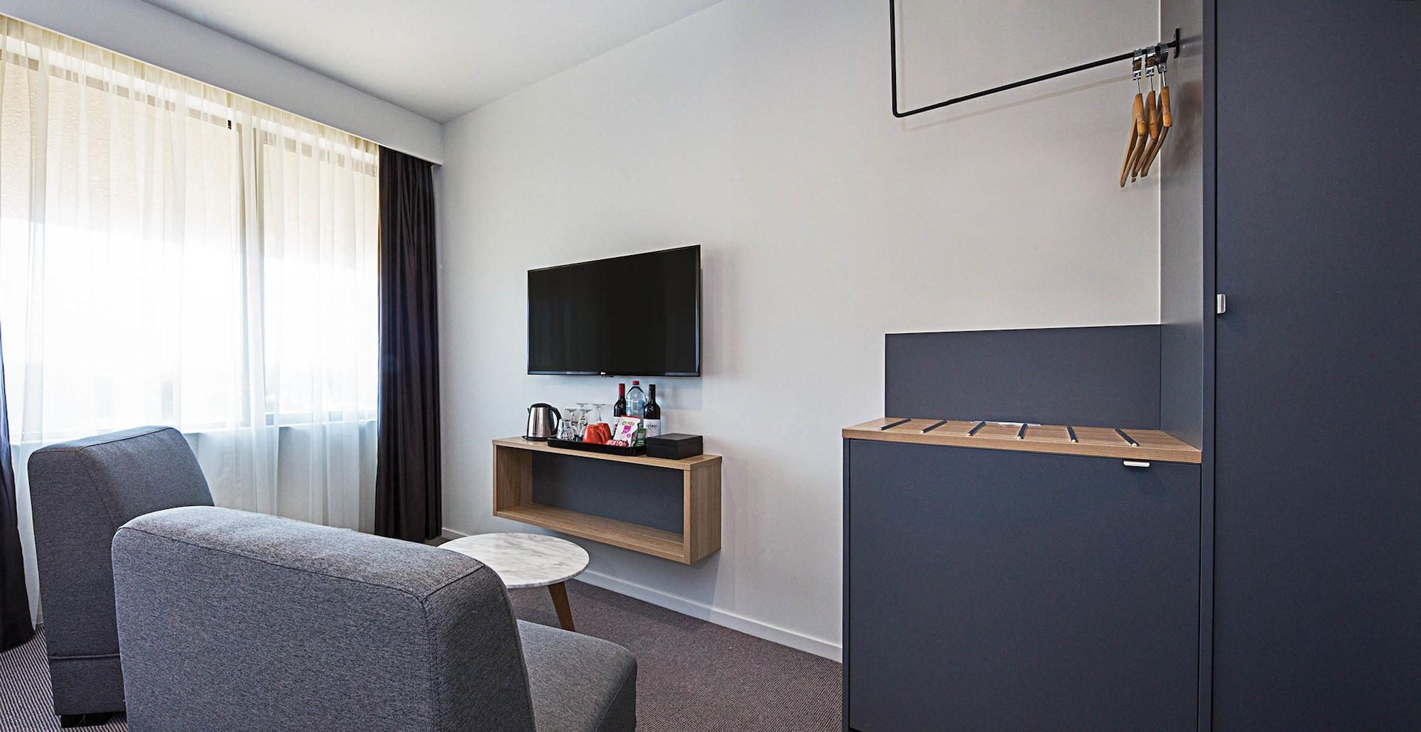 Mantra Macarthur Hotel Canberra Exterior foto