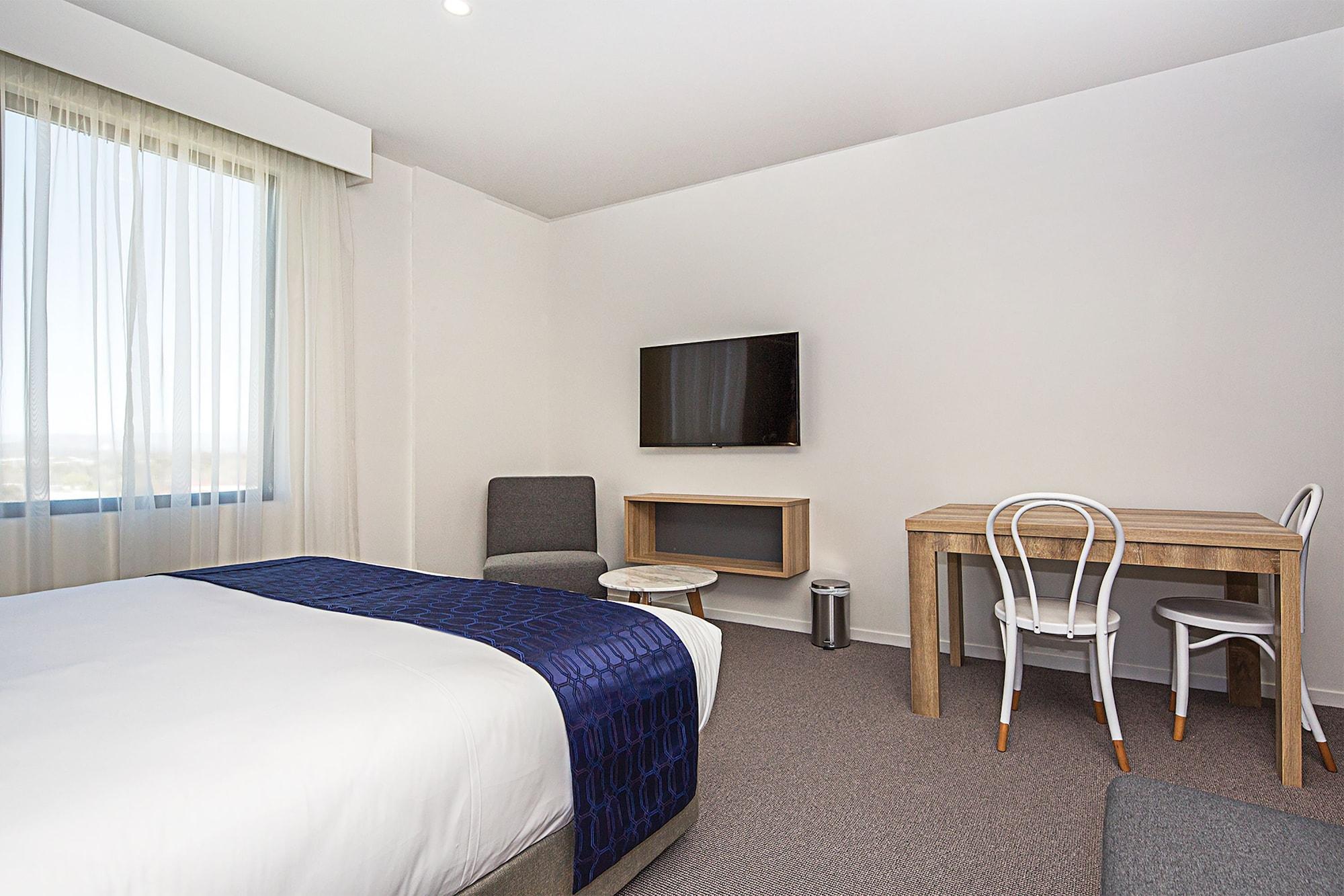 Mantra Macarthur Hotel Canberra Exterior foto